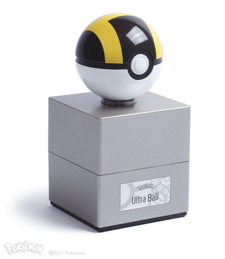 Pokemon – Ultra Ball Prop Replica